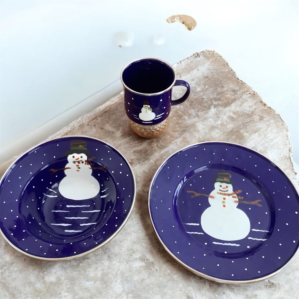 Vintage golden rabbit,snowman enamelware set includes 1 plate 1mug and 1 bowl